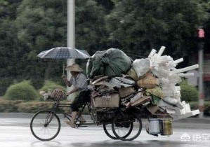 大街上回收廢品的人，一個月能賺多少錢？