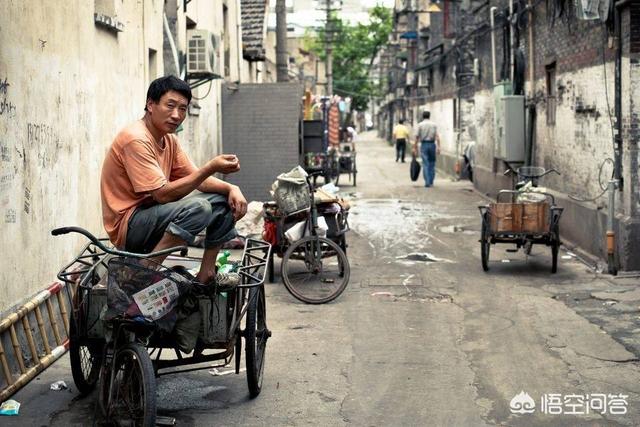 大街上回收廢品的人，一個月能賺多少錢？